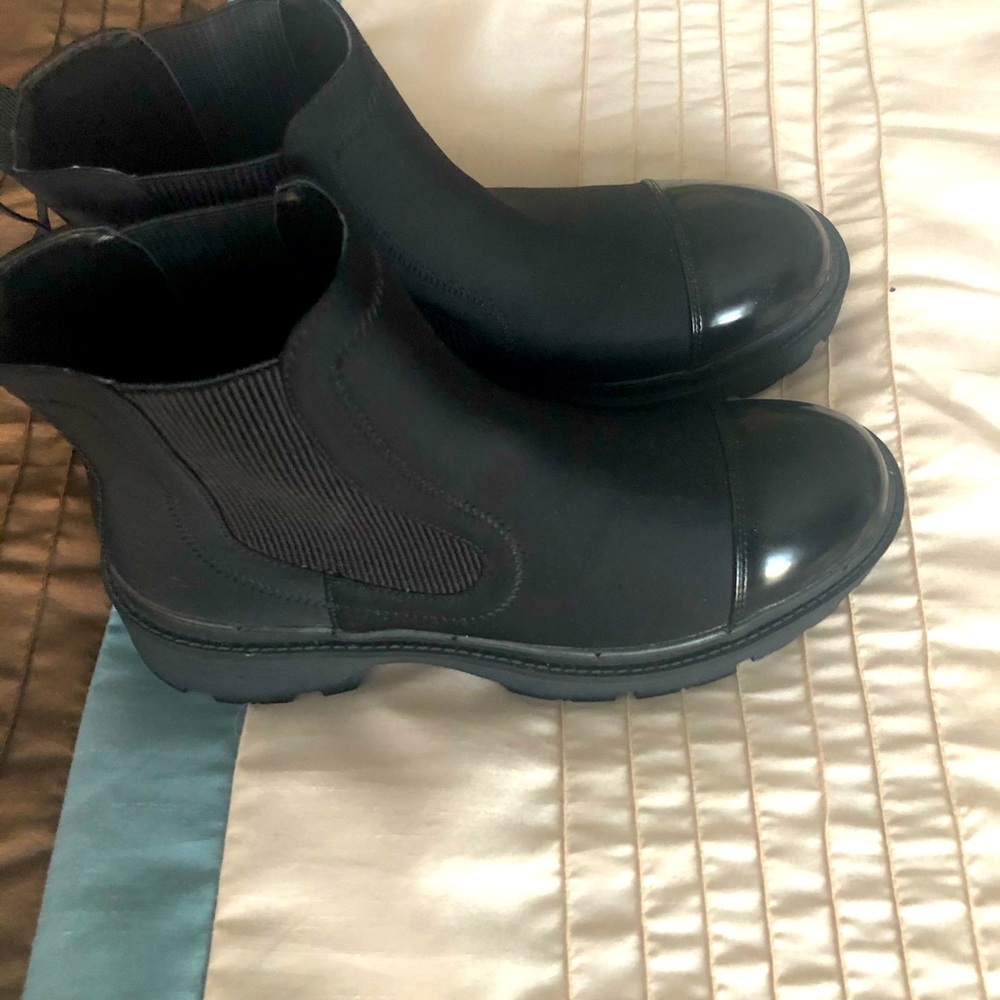 Zara black boots (New)